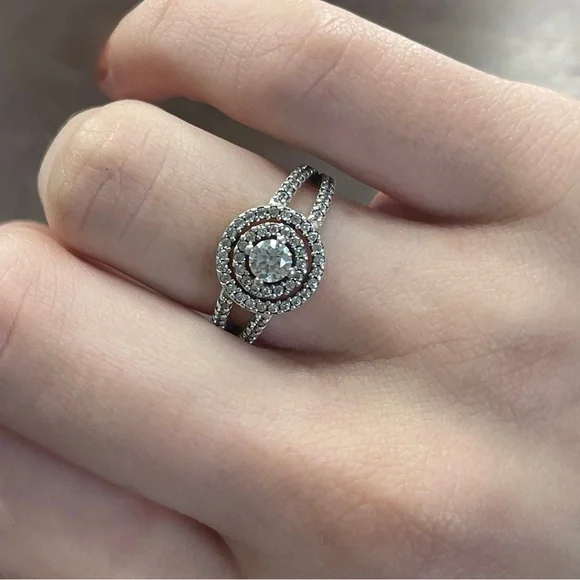925 Sterling Silver Cubic Zircon Sparkling
Double Halo Ring Size 7 - Picture 5 of 6